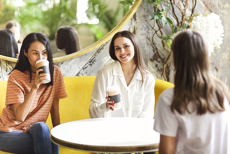 لماذا تحب المقاهي استخدام الأكواب الورقية لحفظ القهوة؟