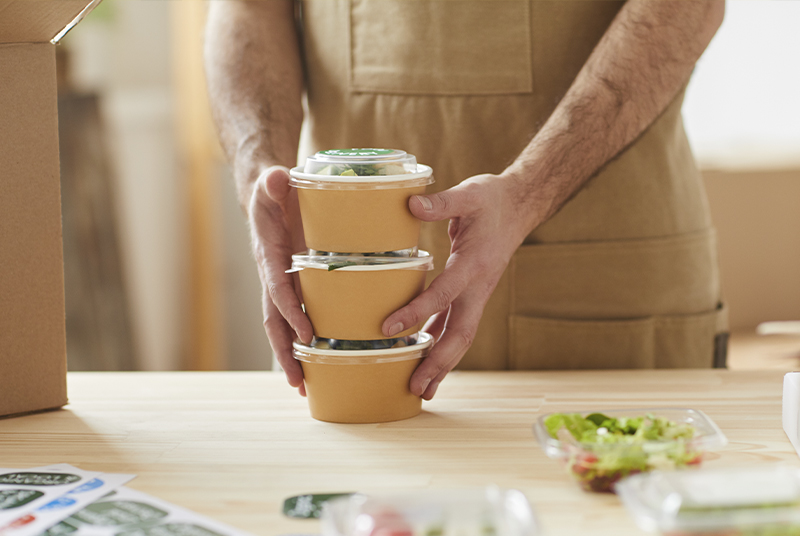 ما هي مزايا أدوات المائدة القابل للتصرف؟