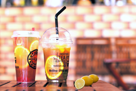 دليل أغطية أكواب PET: الغطاء المقبب مقابل الغطاء المسطح